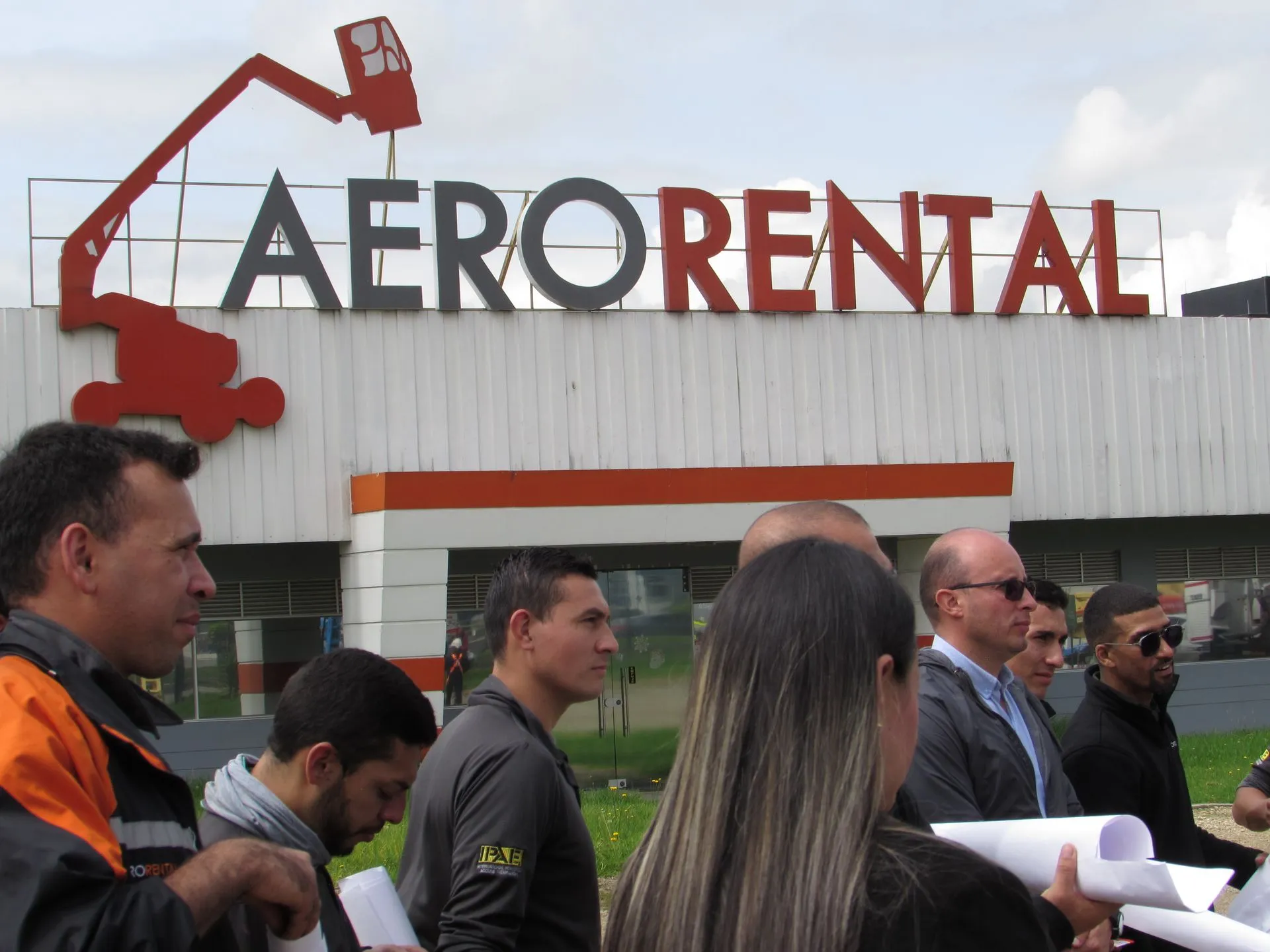 Infografía de la metodología japonesa 5S para mejorar orden, limpieza, estandarización y disciplina en el entorno laboral.