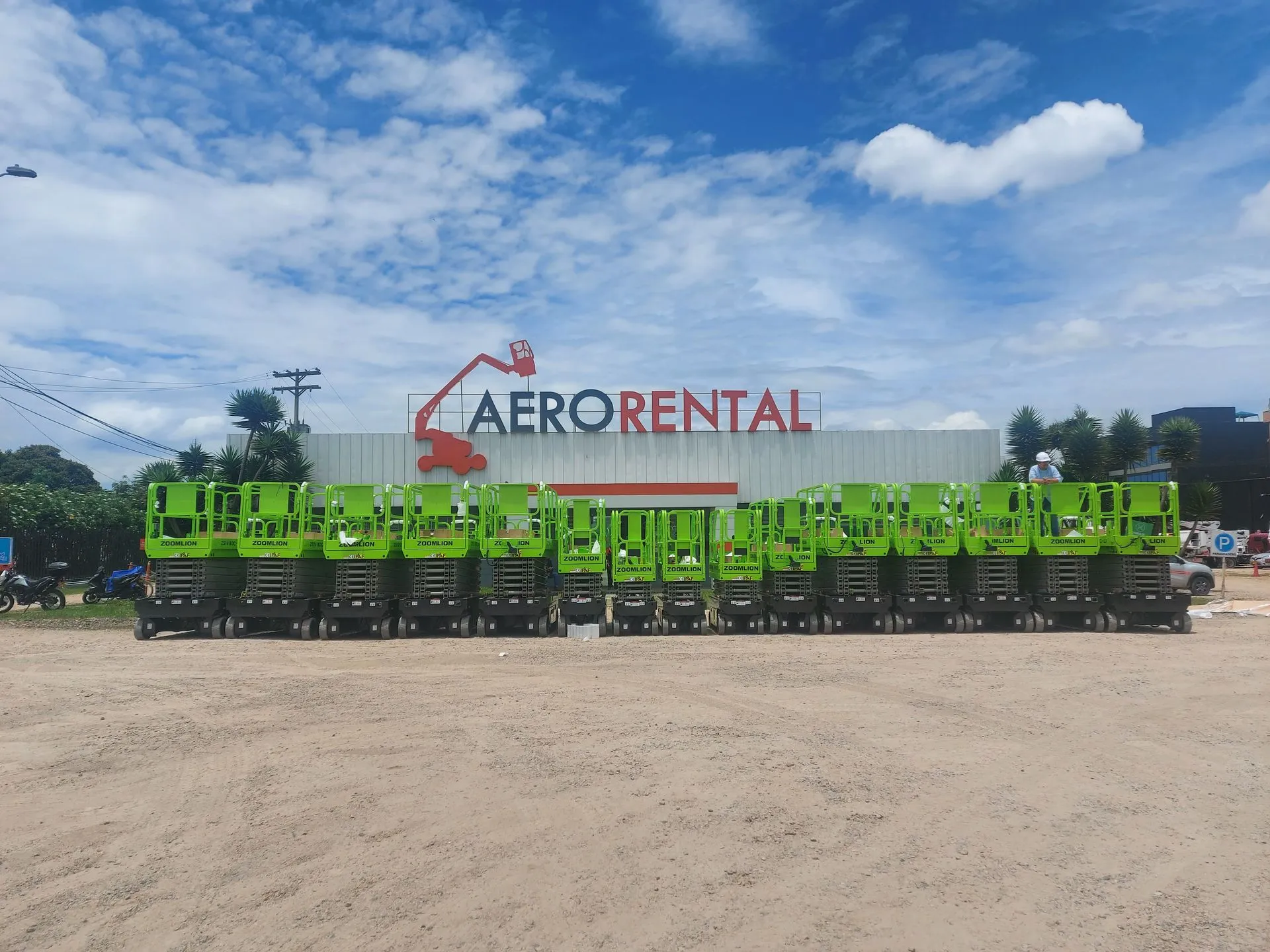 Plataformas elevadoras eléctricas disponibles en Aerorental