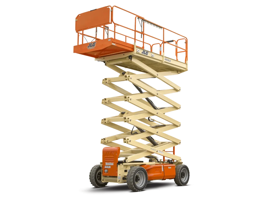 Elevador de tijera todo terreno marca JLG disponible para alquiler en Aerorental