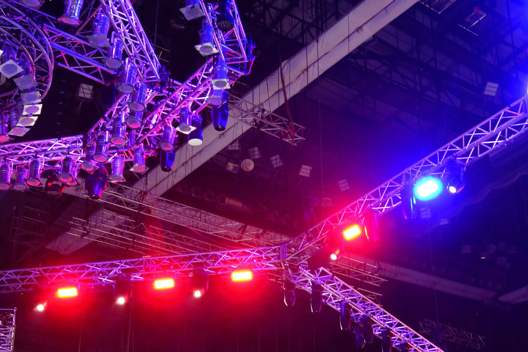 iluminacion especializada - AERORENTAL